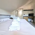 Garden Hotel