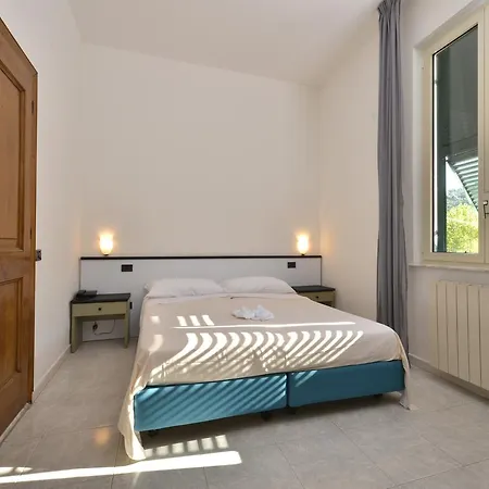 Ξενοδοχείο Garden 3*