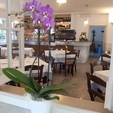 Ξενοδοχείο Garden 3*