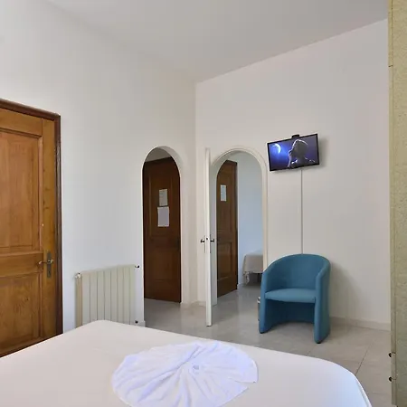 Garden Hotel 3*